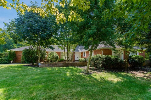 Photo of 4260 Oxford Drive, Upper Arlington, OH 43220 (MLS # 226029313)