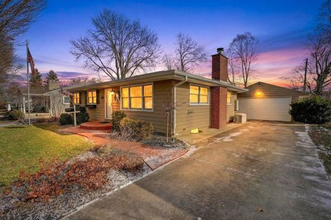 Photo of 55 Elizabeth Street, Canal Winchester, OH 43110 (MLS # 226001948)