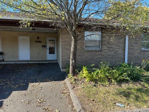 Photo of 1213 Woodbrook Court 34 #34, Columbus, OH 43223 (MLS # 225039923)