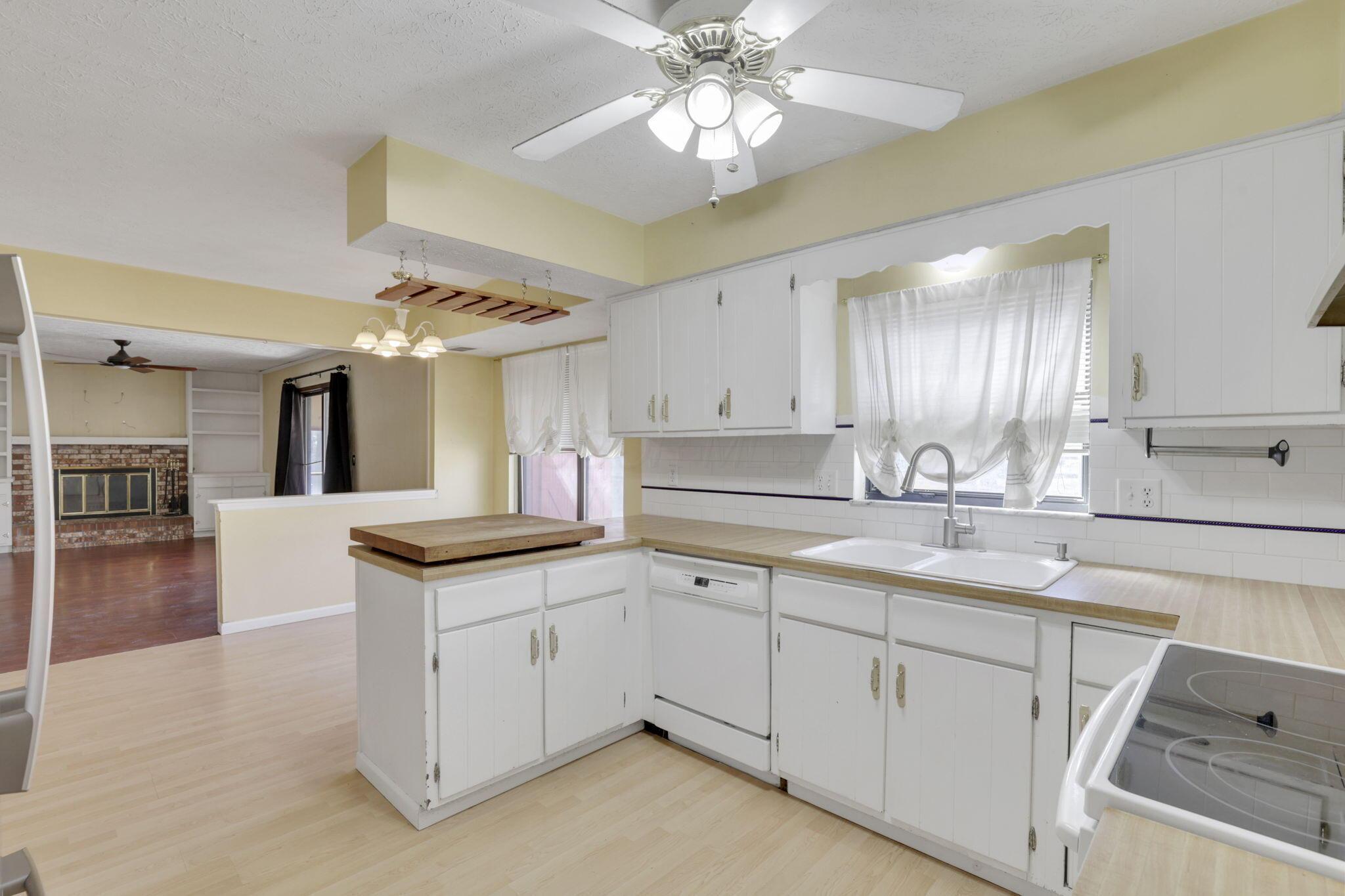 6861 Prior Place, Reynoldsburg, Ohio image 17
