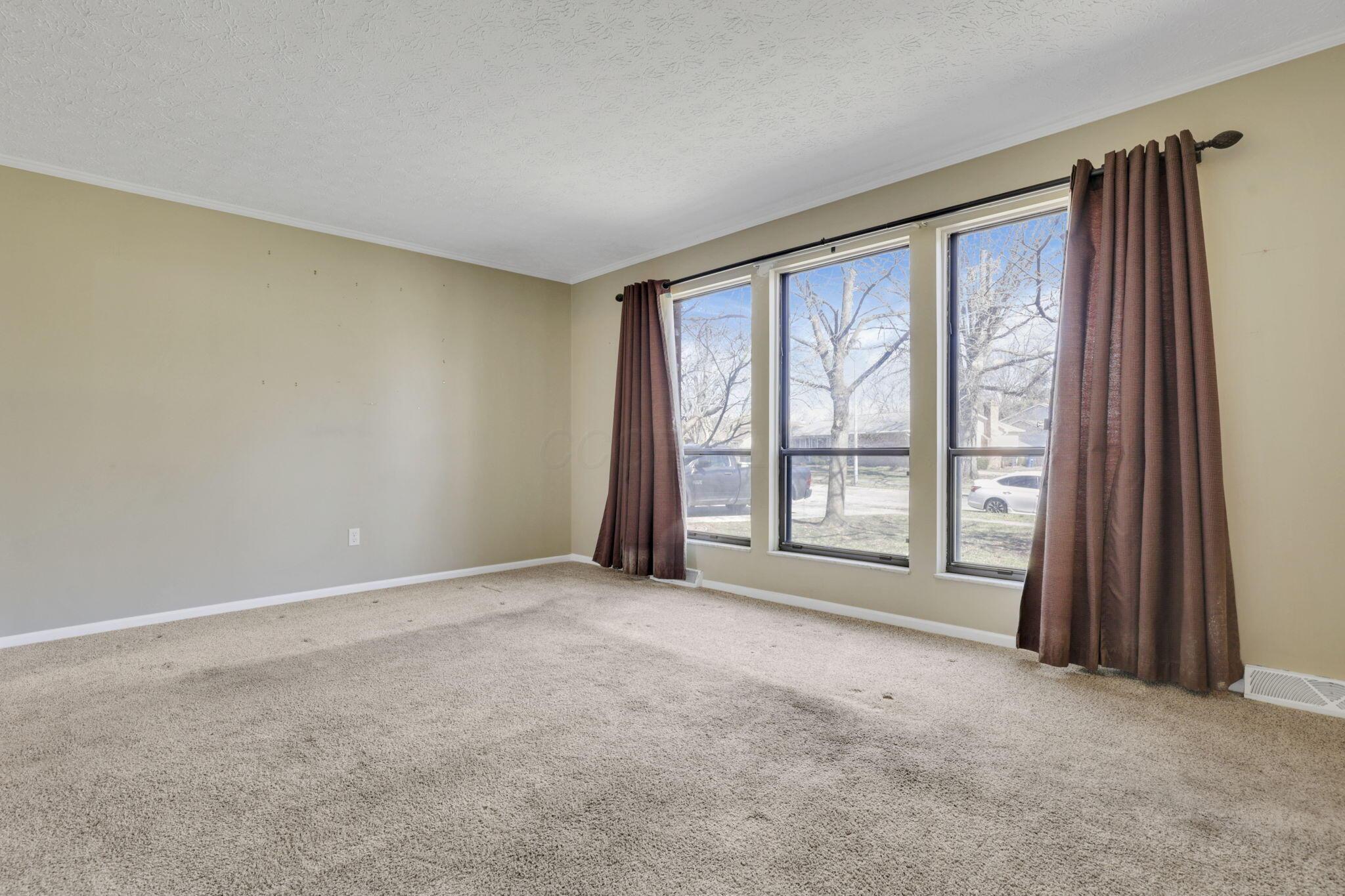 6861 Prior Place, Reynoldsburg, Ohio image 12