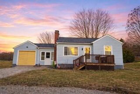 Photo of 2870 BIS Road SW, Lancaster, OH 43130 (MLS # 226005399)