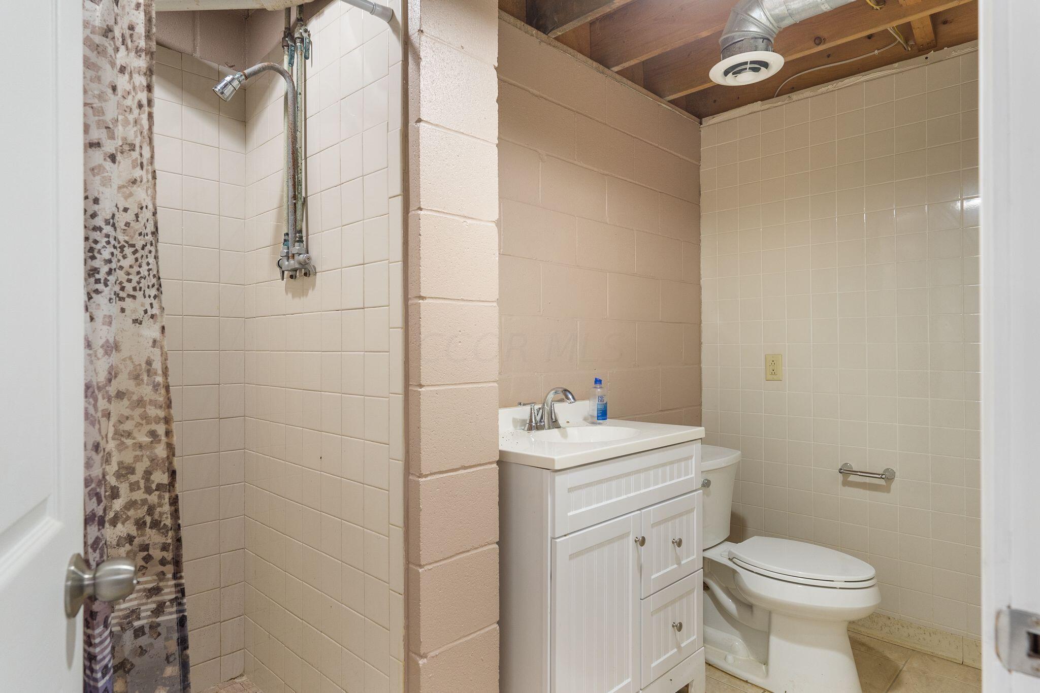 1231 Sodom Hutchings Road, Warren, Ohio image 38