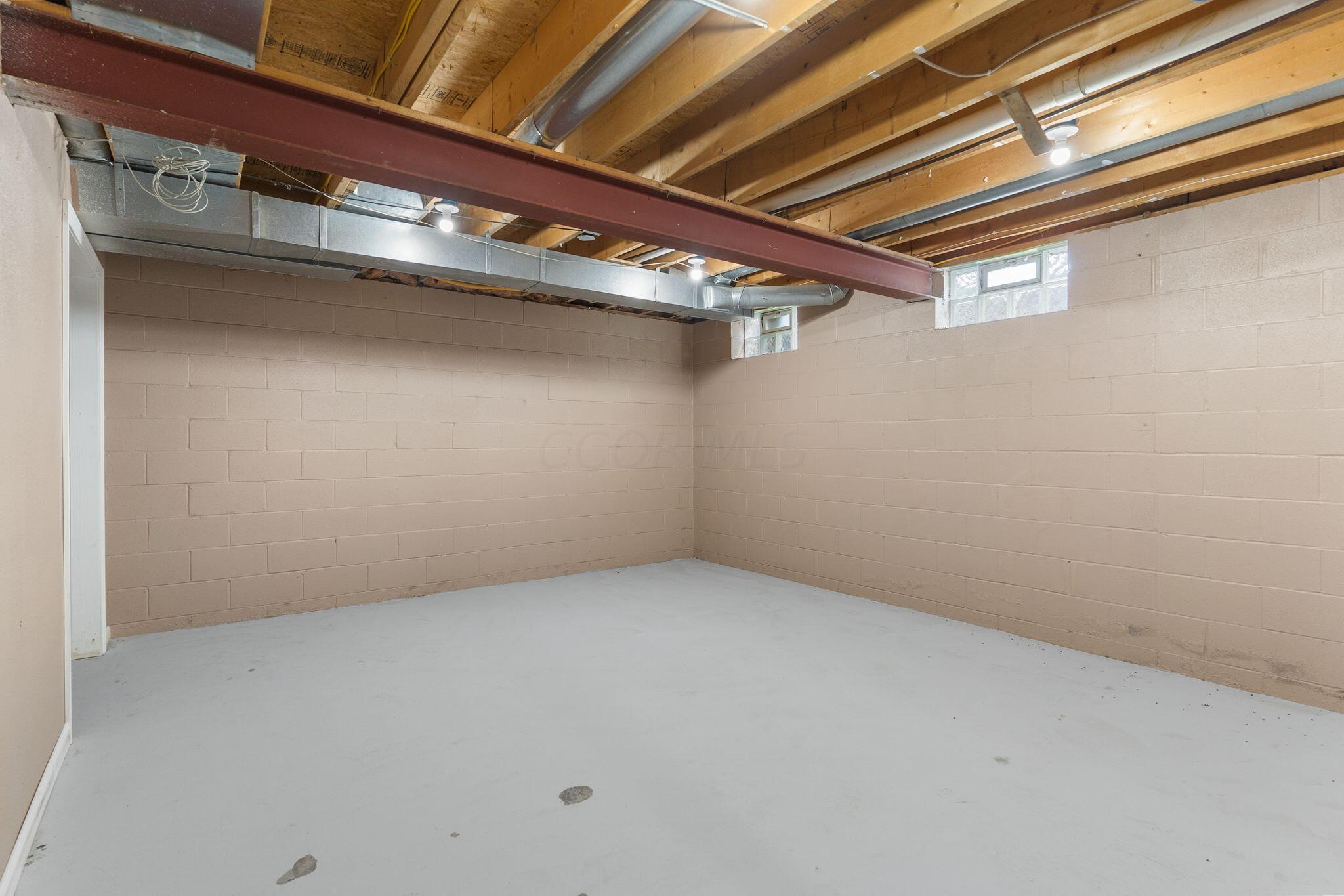 1231 Sodom Hutchings Road, Warren, Ohio image 36