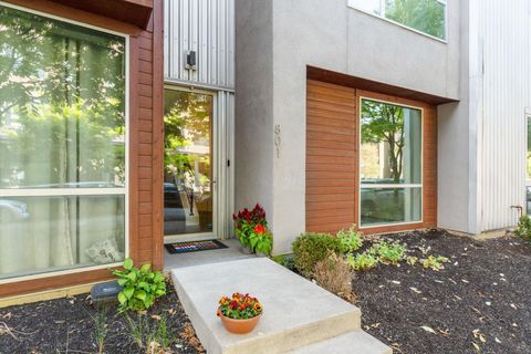 Photo of 801 N 6th Street, Columbus, OH 43215 (MLS # 225033746)