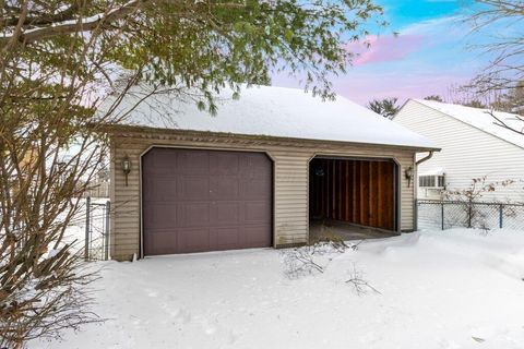 Tiny photo for 444 Naomi Court, Groveport, OH 43125 (MLS # 226002880)