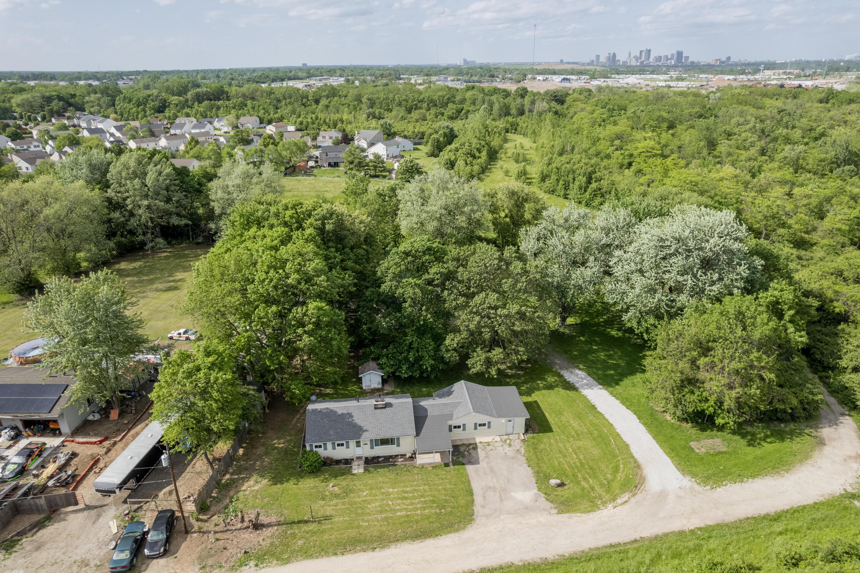 1366 Dyer Road, Grove City, Ohio image 45
