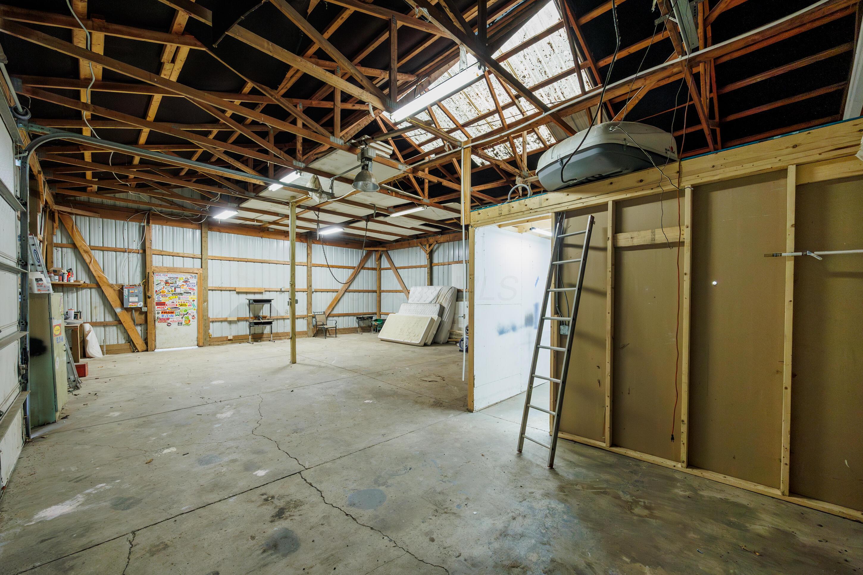 1366 Dyer Road, Grove City, Ohio image 34
