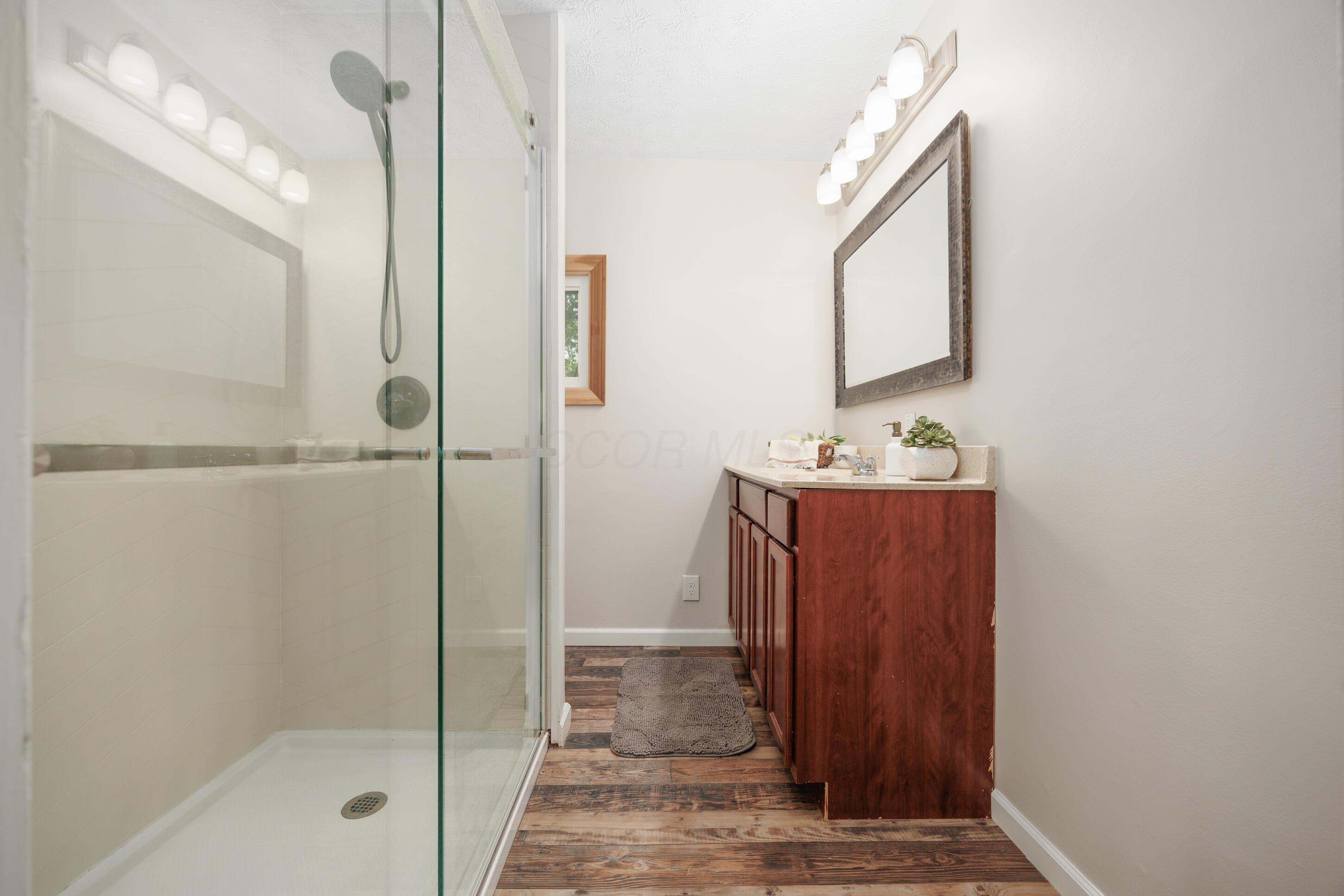 1366 Dyer Road, Grove City, Ohio image 26