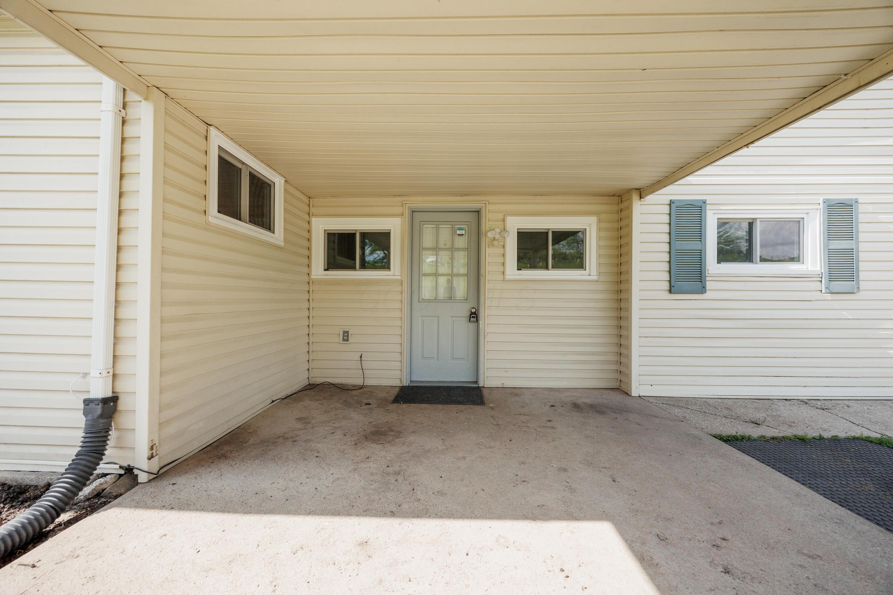 1366 Dyer Road, Grove City, Ohio image 3