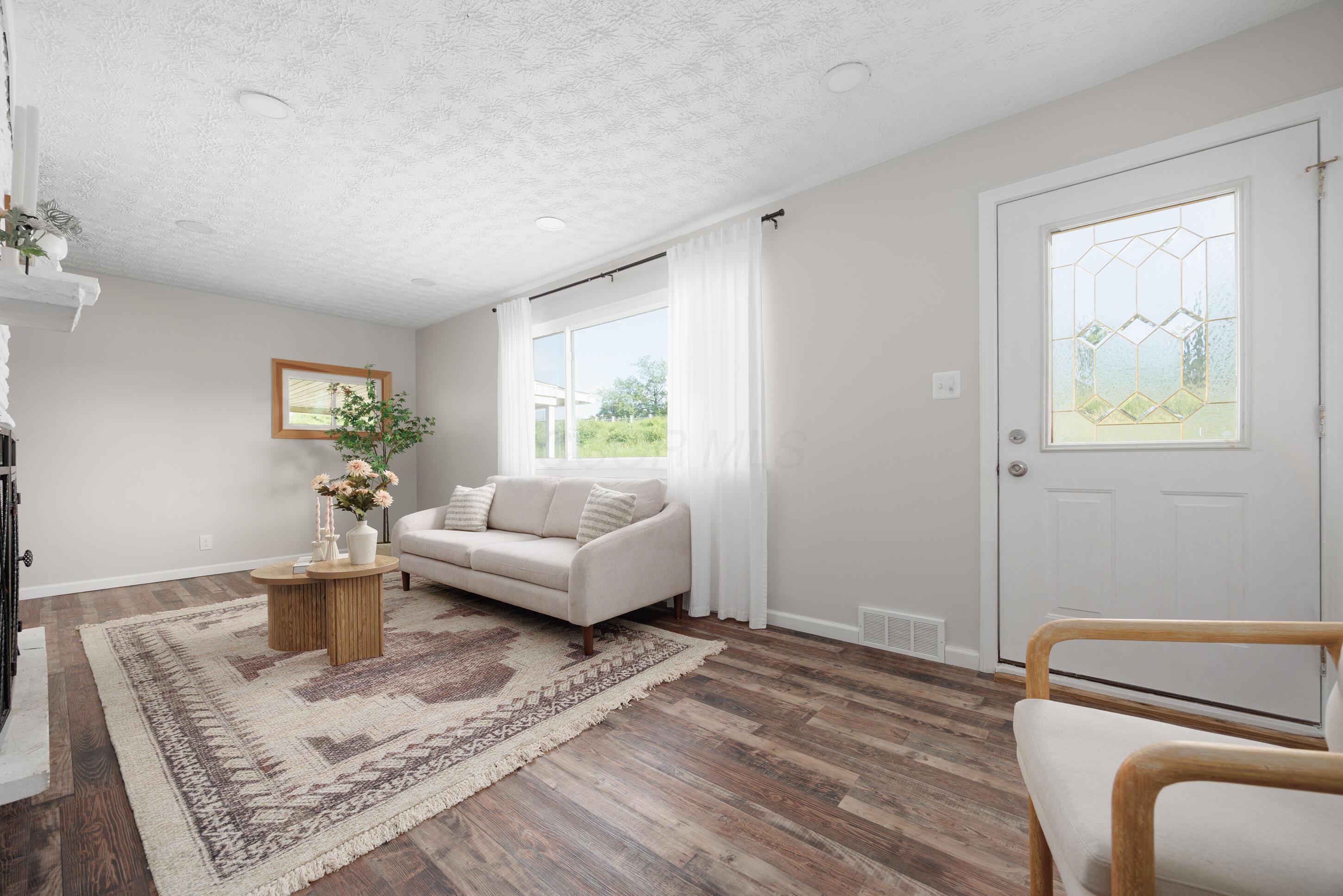 1366 Dyer Road, Grove City, Ohio image 17