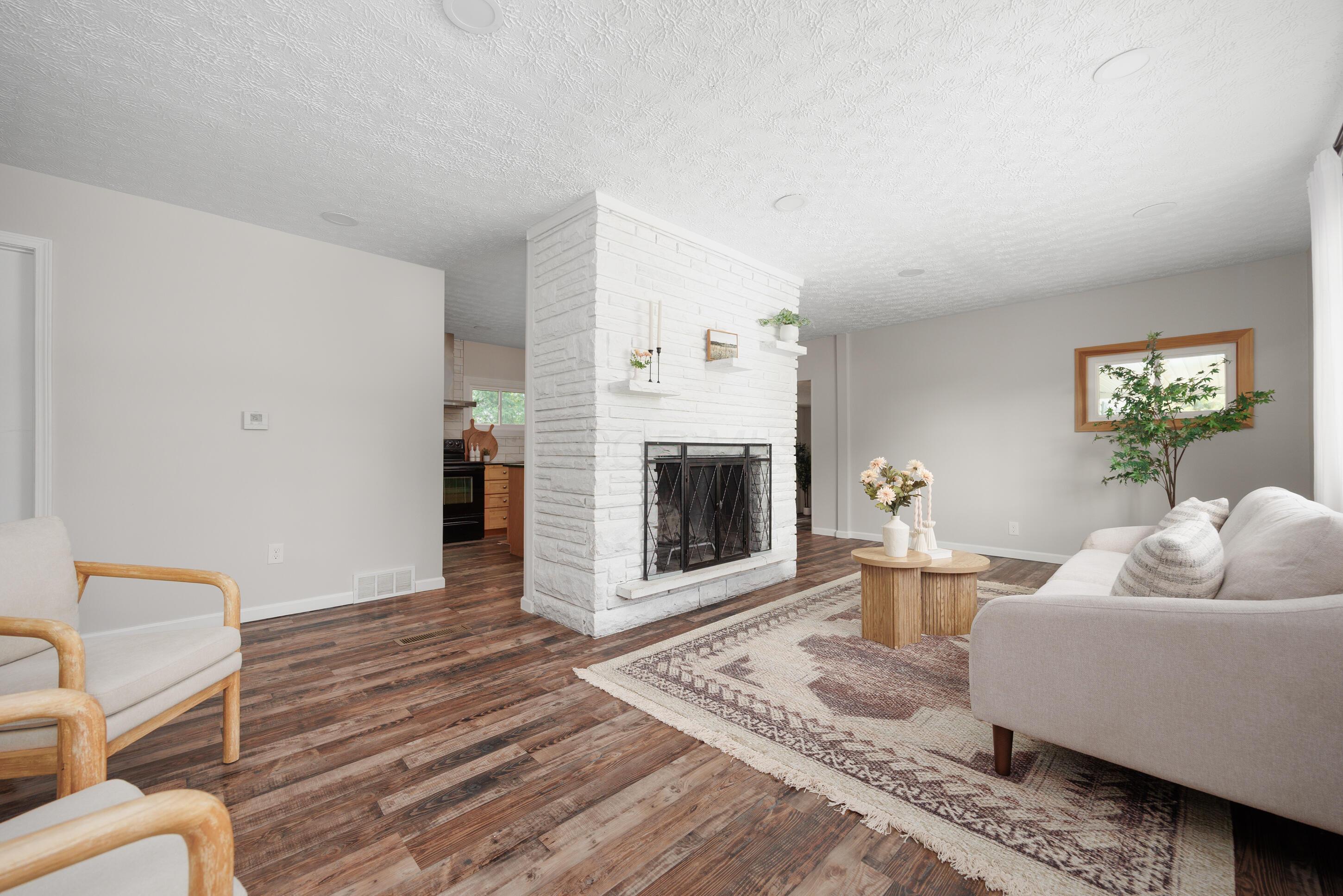 1366 Dyer Road, Grove City, Ohio image 14