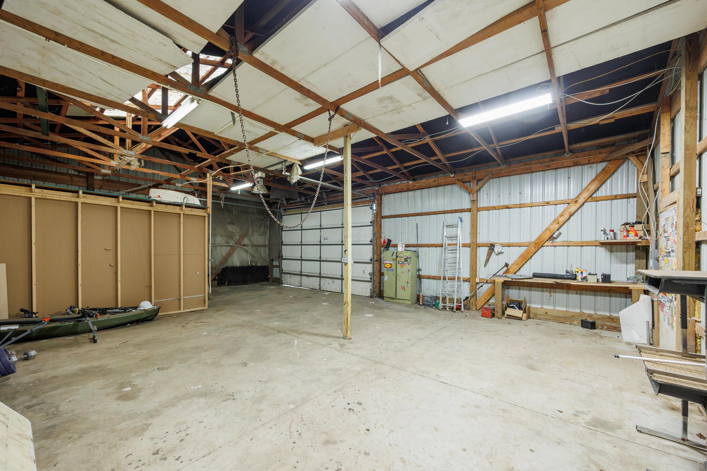 1366 Dyer Road, Grove City, Ohio image 33