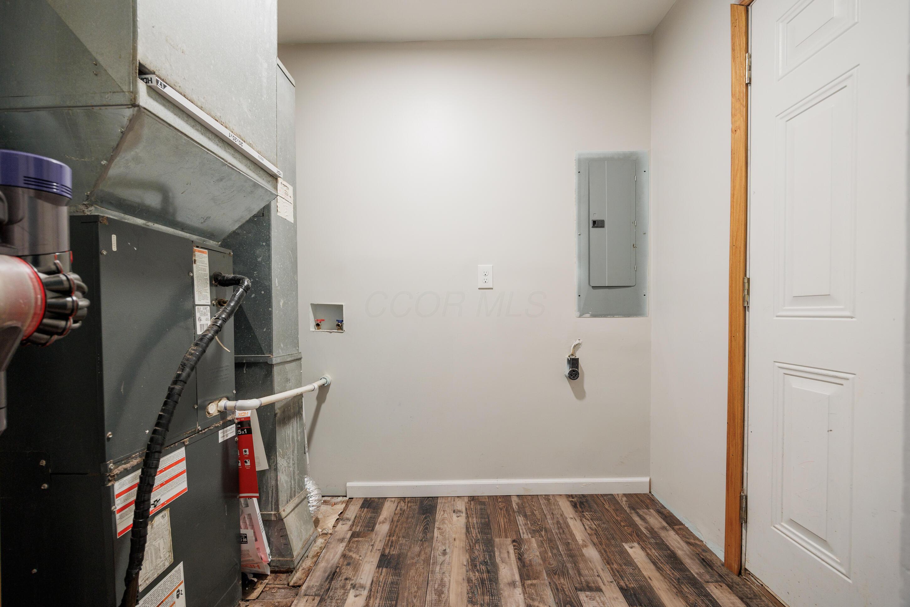 1366 Dyer Road, Grove City, Ohio image 29
