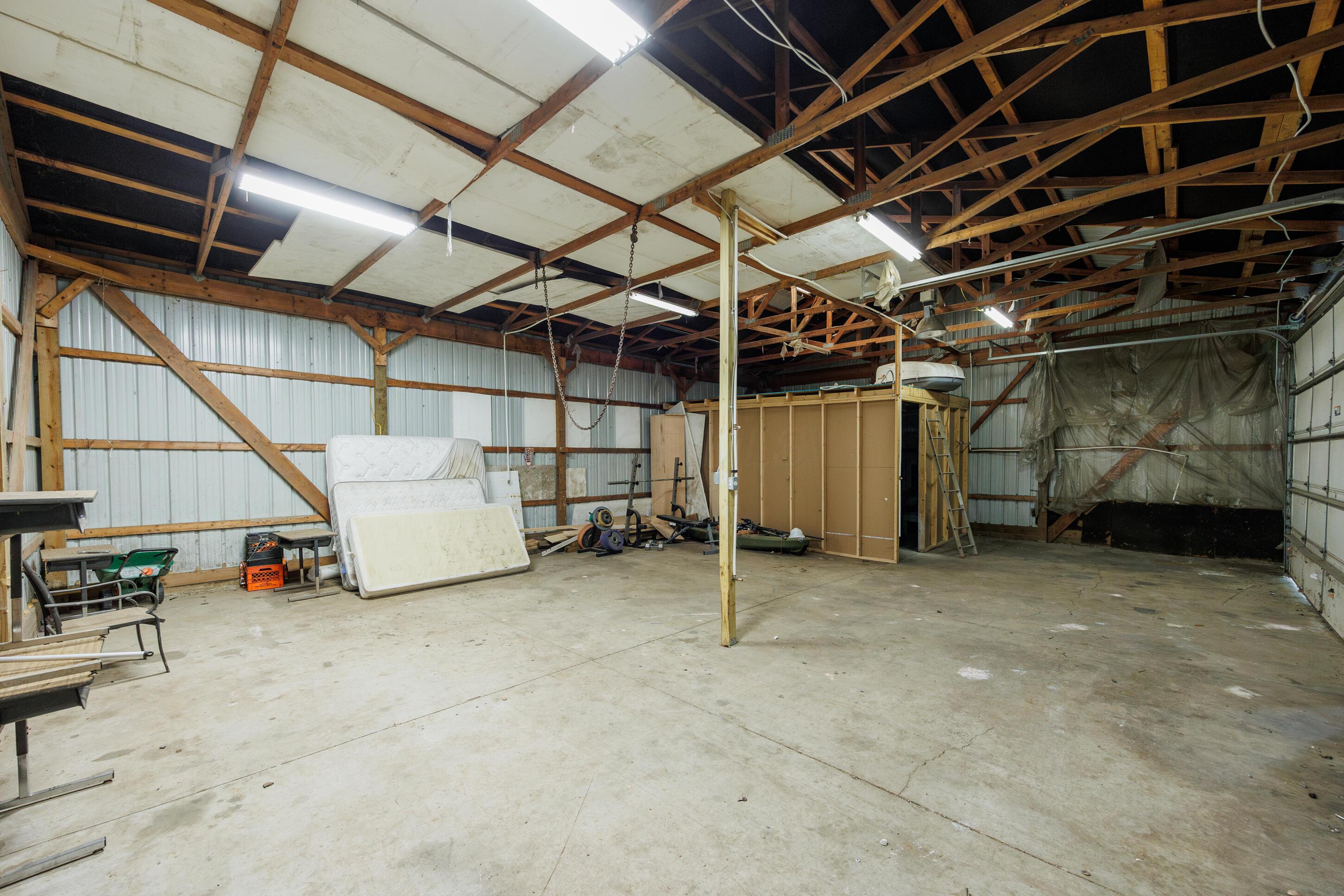 1366 Dyer Road, Grove City, Ohio image 32