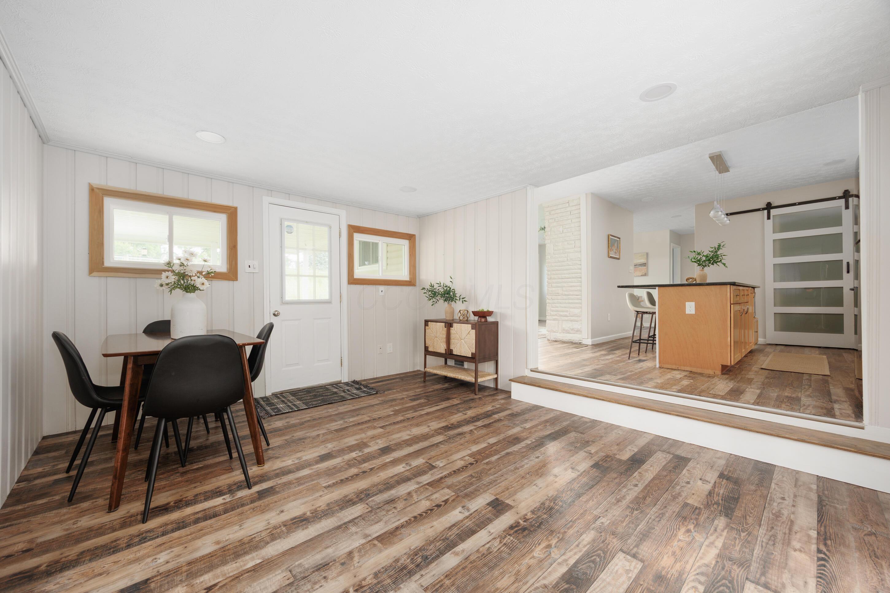 1366 Dyer Road, Grove City, Ohio image 6