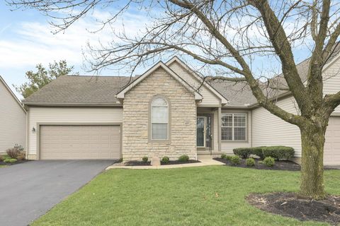 Photo of 157 Pebble Creek Drive, Pataskala, OH 43062 (MLS # 226008770)
