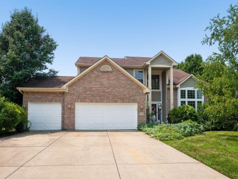 Photo of 677 Montmorency Drive S, Pickerington, OH 43147 (MLS # 226038552)