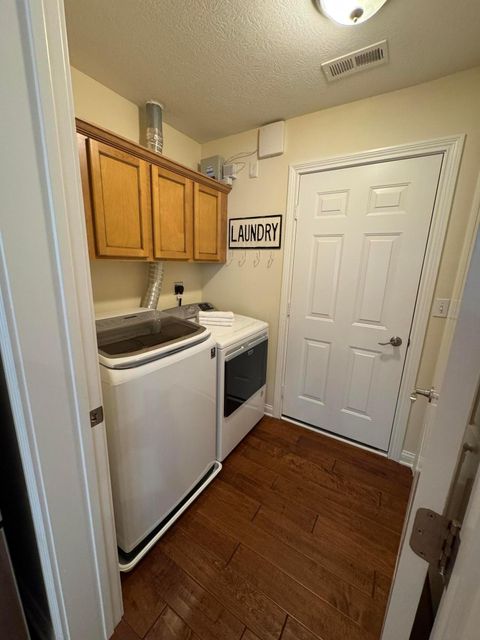 Tiny photo for 5059 Calais Drive 5059 #5059, Columbus, OH 43221 (MLS # 226014220)