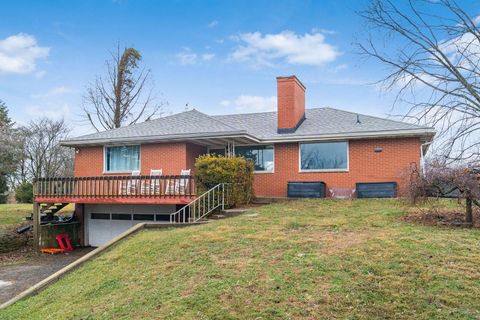 Photo of 55 Betz Road SW, Lancaster, OH 43130 (MLS # 226001596)