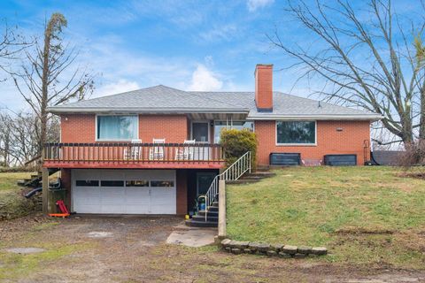 Photo of 55 Betz Road SW, Lancaster, OH 43130 (MLS # 226001596)