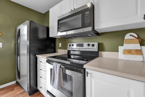 Tiny photo for 6092 Phar Lap Drive 16 #16, New Albany, OH 43054 (MLS # 225030215)