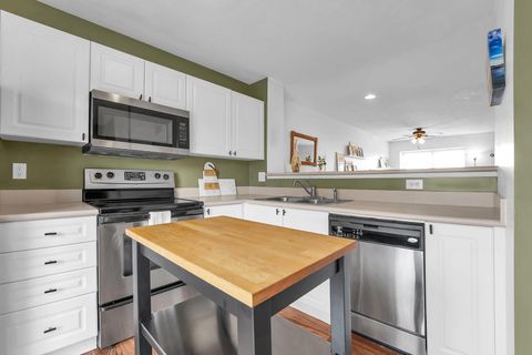 Tiny photo for 6092 Phar Lap Drive 16 #16, New Albany, OH 43054 (MLS # 225030215)