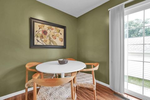 Tiny photo for 6092 Phar Lap Drive 16 #16, New Albany, OH 43054 (MLS # 225030215)
