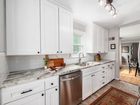 Tiny photo for 357 Canyon Drive S, Columbus, OH 43214 (MLS # 226020962)