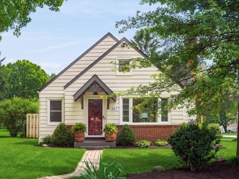 Photo of 357 Canyon Drive S, Columbus, OH 43214 (MLS # 226020962)