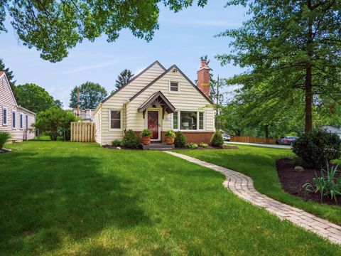 Tiny photo for 357 Canyon Drive S, Columbus, OH 43214 (MLS # 226020962)