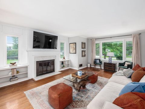 Tiny photo for 357 Canyon Drive S, Columbus, OH 43214 (MLS # 226020962)
