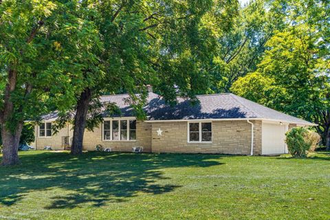 Photo of 89 Limestone Boulevard, Chillicothe, OH 45601 (MLS # 226027898)