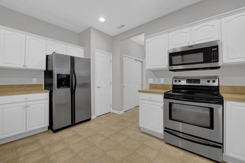 Tiny photo for 6214 Brickside Drive 24 #24, New Albany, OH 43054 (MLS # 225039522)
