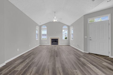 Tiny photo for 6214 Brickside Drive 24 #24, New Albany, OH 43054 (MLS # 225039522)