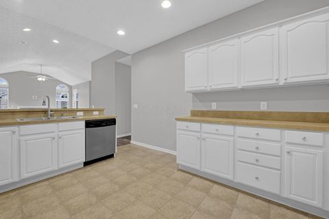 Tiny photo for 6214 Brickside Drive 24 #24, New Albany, OH 43054 (MLS # 225039522)