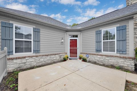 Tiny photo for 6214 Brickside Drive 24 #24, New Albany, OH 43054 (MLS # 225039522)