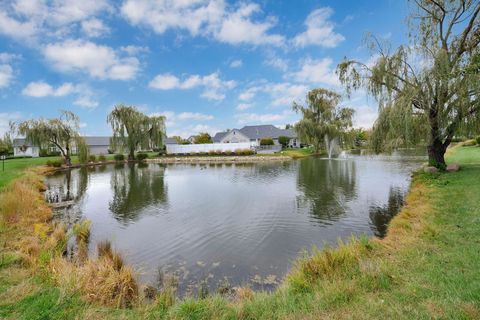 Tiny photo for 6214 Brickside Drive 24 #24, New Albany, OH 43054 (MLS # 225039522)