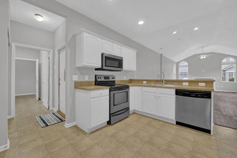 Tiny photo for 6214 Brickside Drive 24 #24, New Albany, OH 43054 (MLS # 225039522)