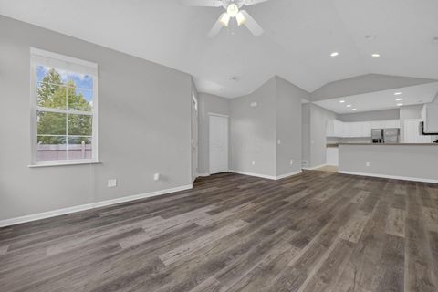 Tiny photo for 6214 Brickside Drive 24 #24, New Albany, OH 43054 (MLS # 225039522)