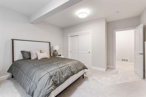 Tiny photo for 4211 Laguna Loop, Lewis Center, OH 43035 (MLS # 226004270)