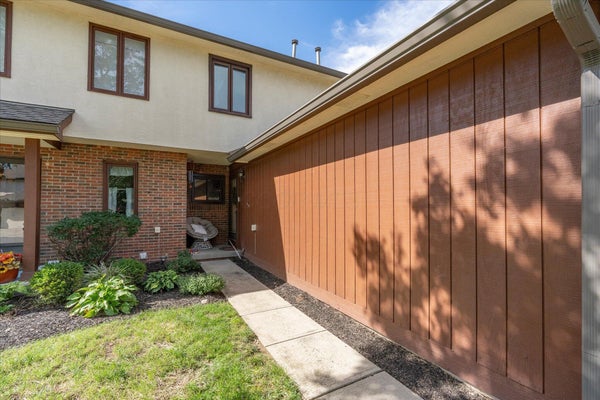 3153 PARKVIEW CIR, GROVE CITY, OH 43123 - Image 5820f4d09fdc9ab0b8a5875b09d11bdf/2229908175