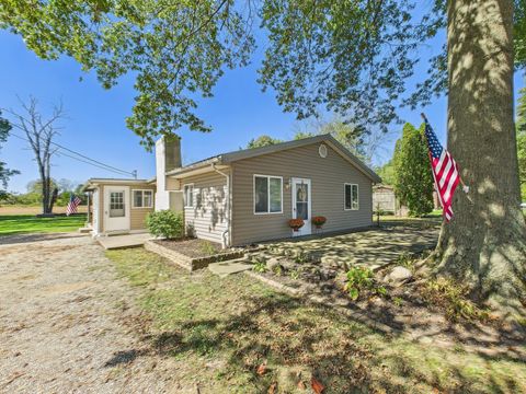 Photo of 219 Sycamore Road, Hebron, OH 43025 (MLS # 225037820)