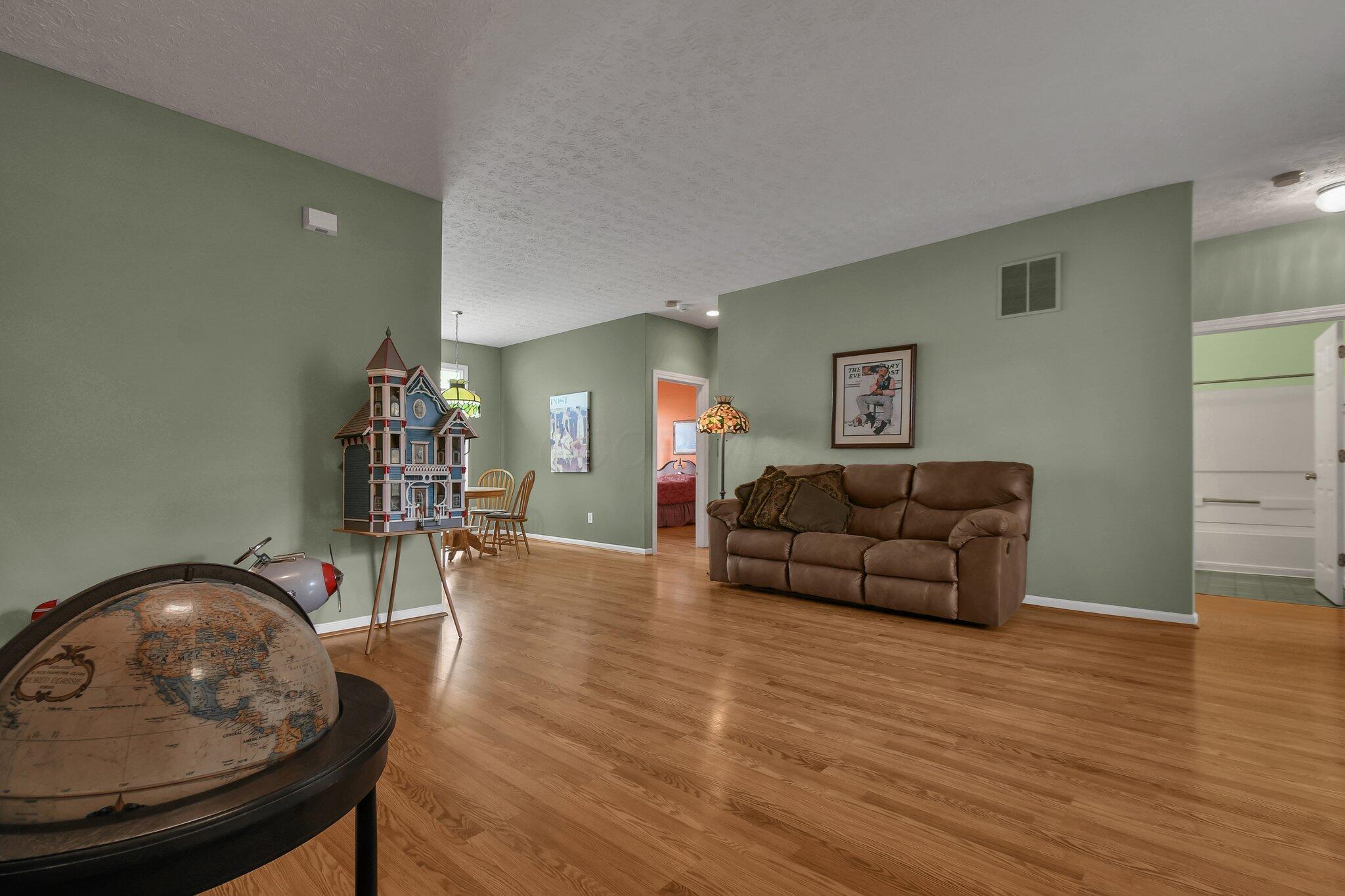 5882 Oak Path Lane, Columbus, Ohio image 6