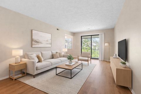 Photo of 3204 Chateau Morse Court, Columbus, OH 43231 (MLS # 225046160)