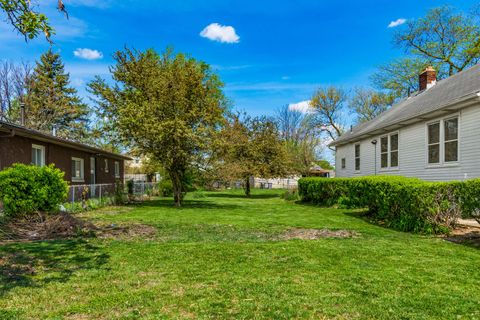 Photo of 1356 E Eighteenth Avenue, Columbus, OH 43211 (MLS # 226012884)