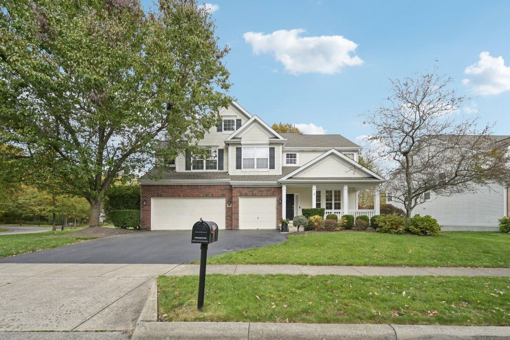 Photo of 6340 Skipping Stone Drive, New Albany, OH 43054 (MLS # 225041032)