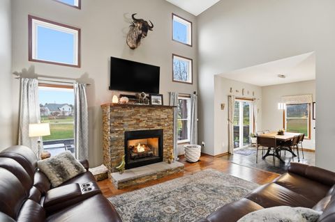 Tiny photo for 794 Odevene Way, Delaware, OH 43015 (MLS # 225045350)