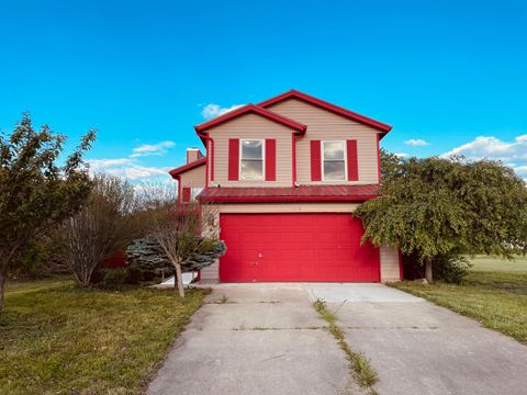 Photo of 944 Fox Croft Place, Trenton, OH 45067 (MLS # 226015069)