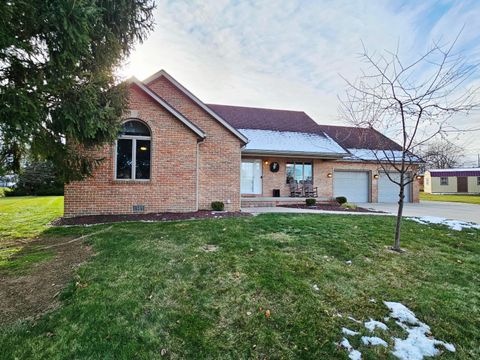 Photo of 1311 Reservoir Court, Washington Court House, OH 43160 (MLS # 225045112)